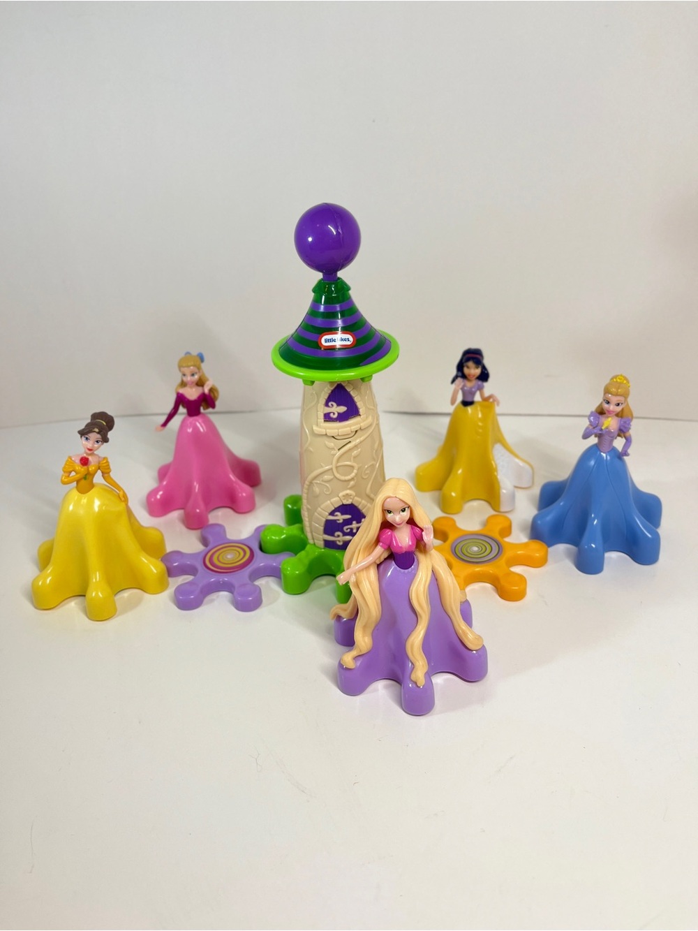 Little Tikes Gear Works Castle Tower Toy Spinning Princesses Dancing Set Disney